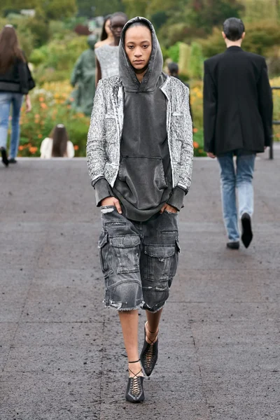 Look 37